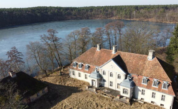 Baroque Lakefront Palace On A Private Peninsula In Poland – 3.1 Ha Estate Near Berlin