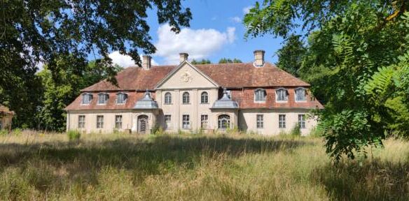 Baroque Lakefront Palace On A Private Peninsula In Poland – 3.1 Ha Estate Near Berlin