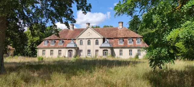 Baroque Lakefront Palace On A Private Peninsula In Poland – 3.1 Ha Estate Near Berlin