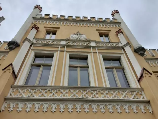 05_Narok_realne 19th-century Neo-gothic Palace For Sale Near Opole, Poland – 1,800 M², 2 Ha Park