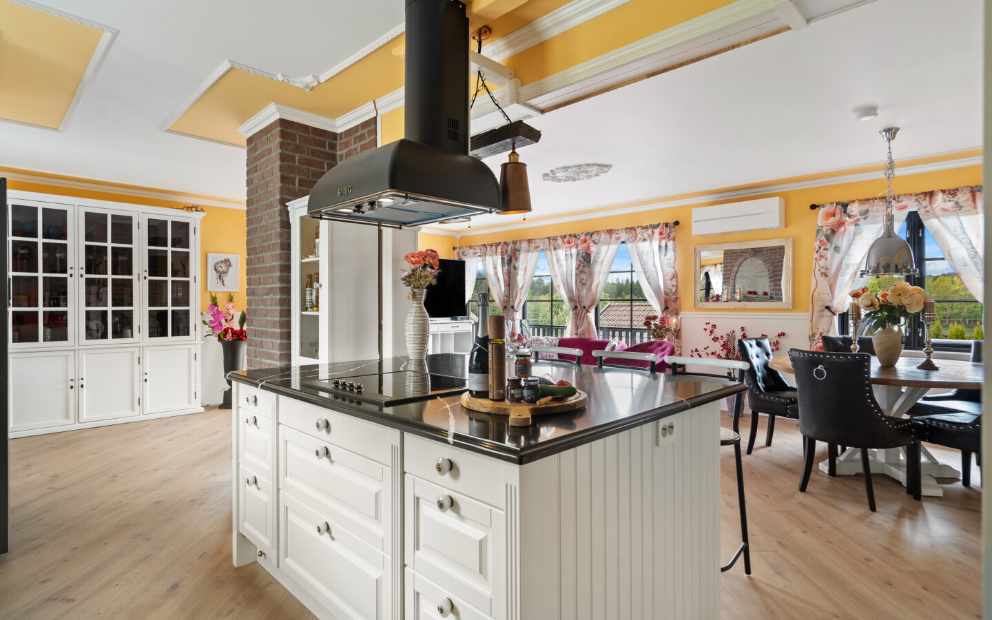 Charming Country House 193 M2 With Rental Income In Norway