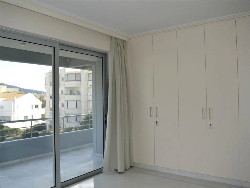 Maisonette Of 240 M² In Athens