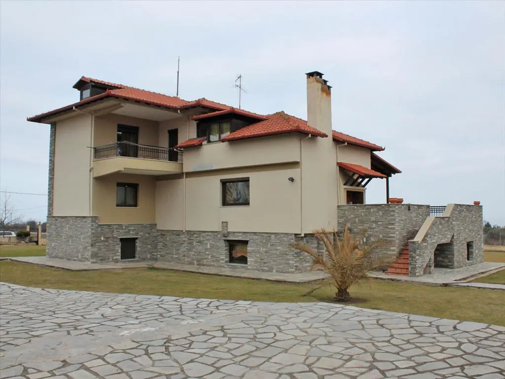 Villa Of 450 M² On The Olympic Coast