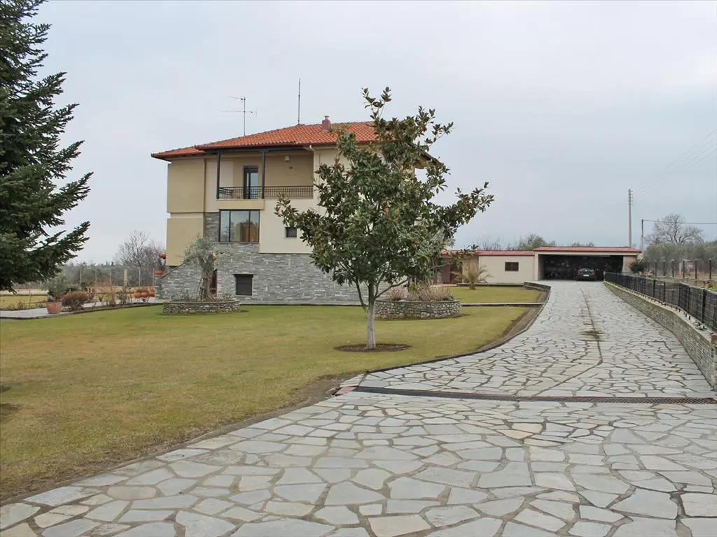 Villa Of 450 M² On The Olympic Coast