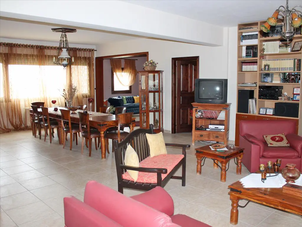 Villa Of 450 M² On The Olympic Coast