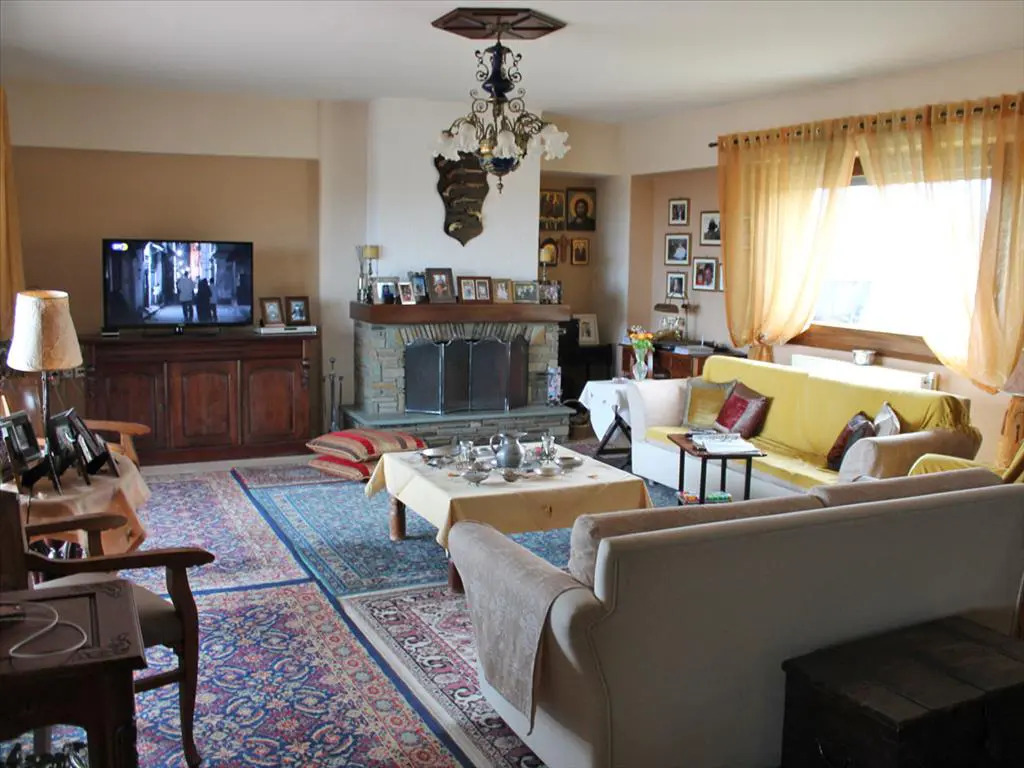 Villa Of 450 M² On The Olympic Coast