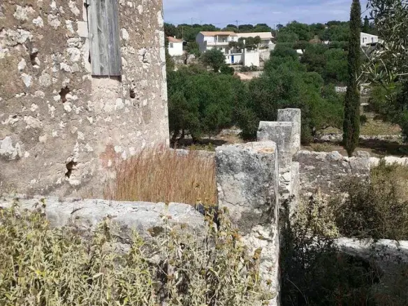 House Of 100 M² With Garden In Halikeri, Greece