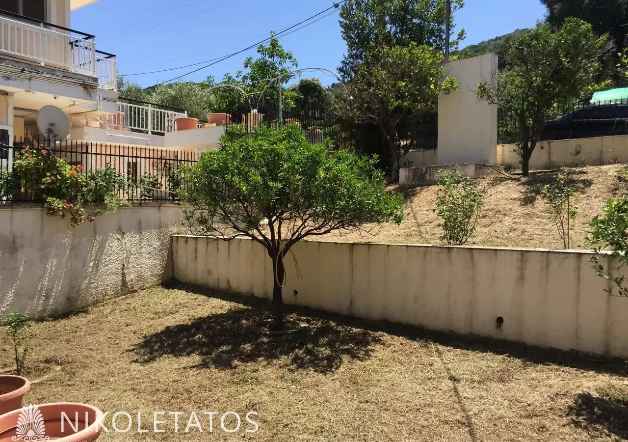 House Of 100 M² With Garden In Poros, Greece