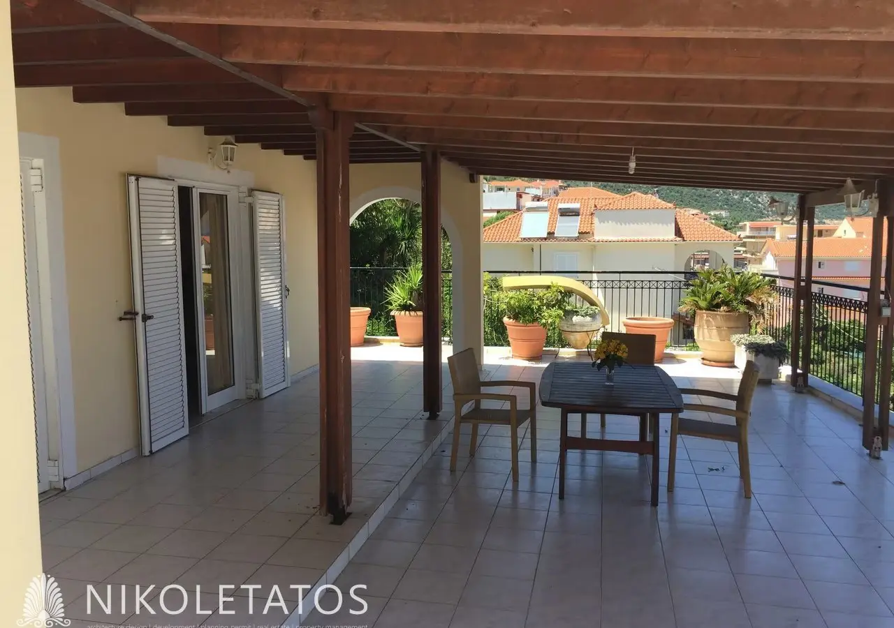 House Of 100 M² With Garden In Poros, Greece