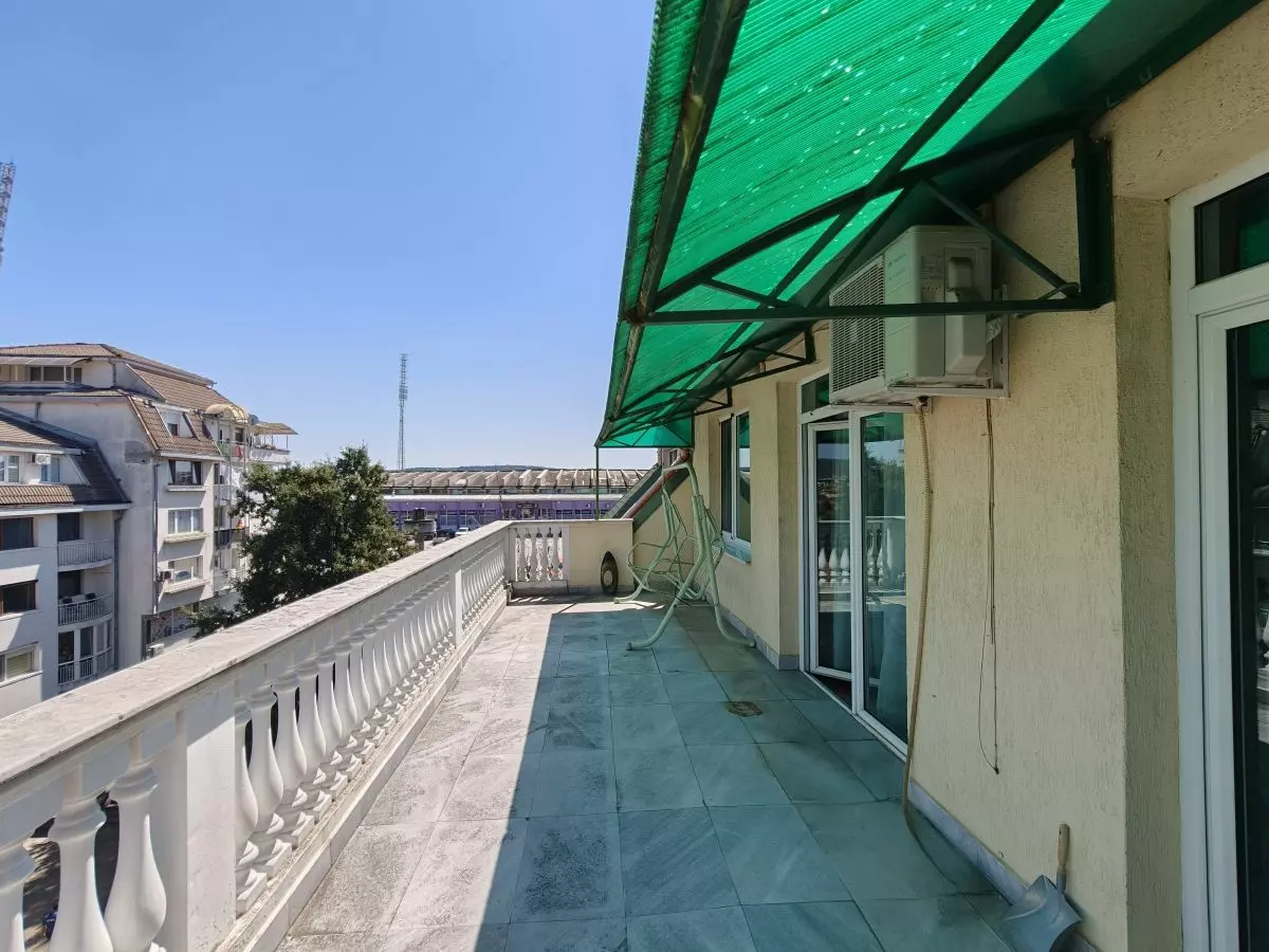 Apartment Of 75 M² With Two Bedrooms And Furnishings Near The Stadium