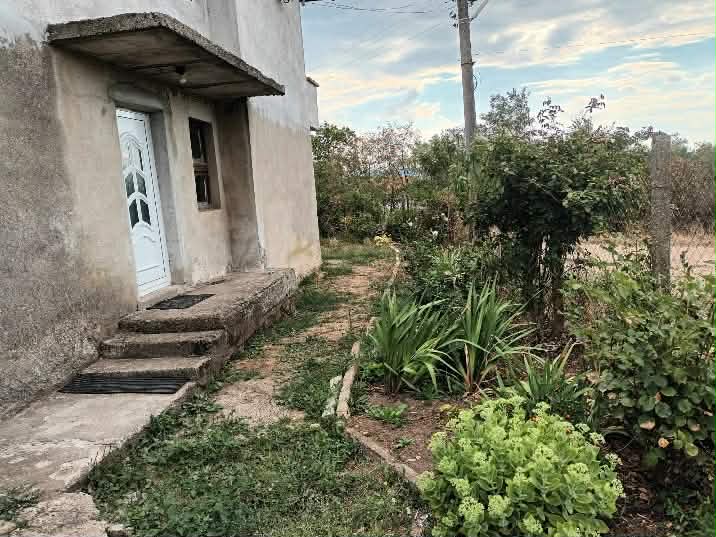 Продавам къща в село Гранитово