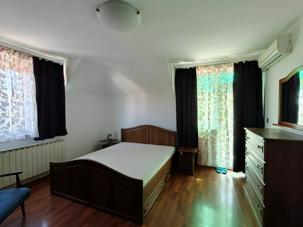 Apartment Of 75 M² With Two Bedrooms And Furnishings Near The Stadium