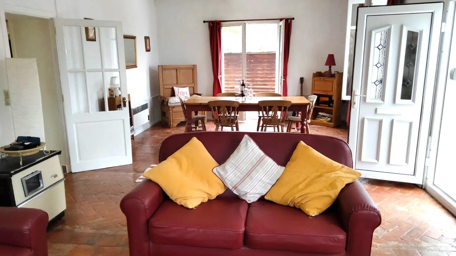 Apartment Of 150 M² With River Views And Private Waterside Access In Vienne