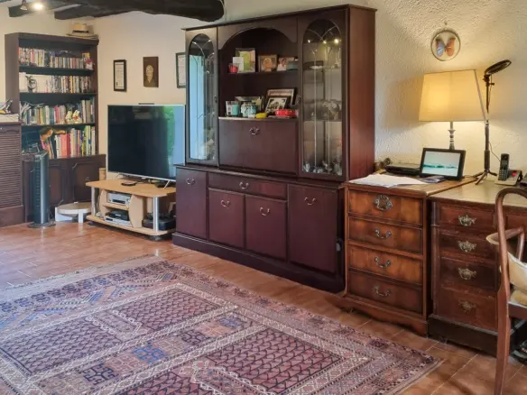 7-bedroom Country House In Peyrefitte-du-razes, France (317 M²)