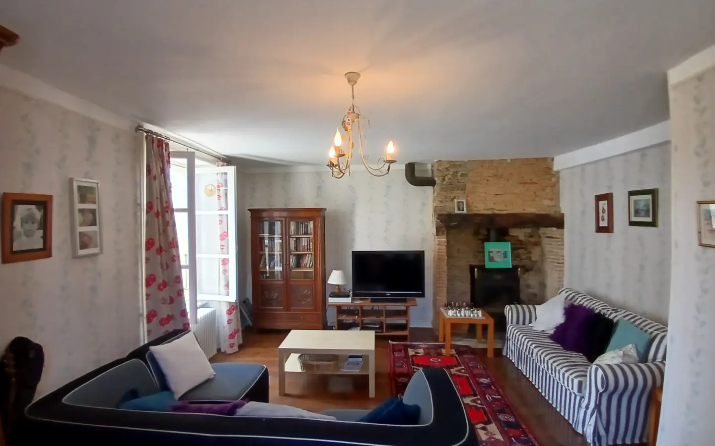 5-bedroom House In Saint-priest-les-fougeres, France (163 M²)