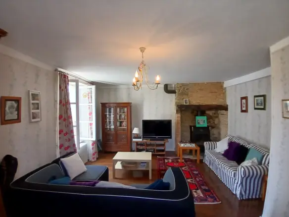 5-bedroom House In Saint-priest-les-fougeres, France (163 M²)