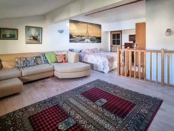 4-bedroom House In Mirepoix, France (196 M²)