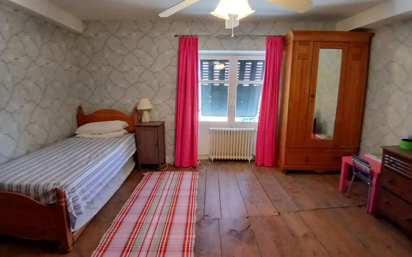 5-bedroom House In Saint-priest-les-fougeres, France (163 M²)