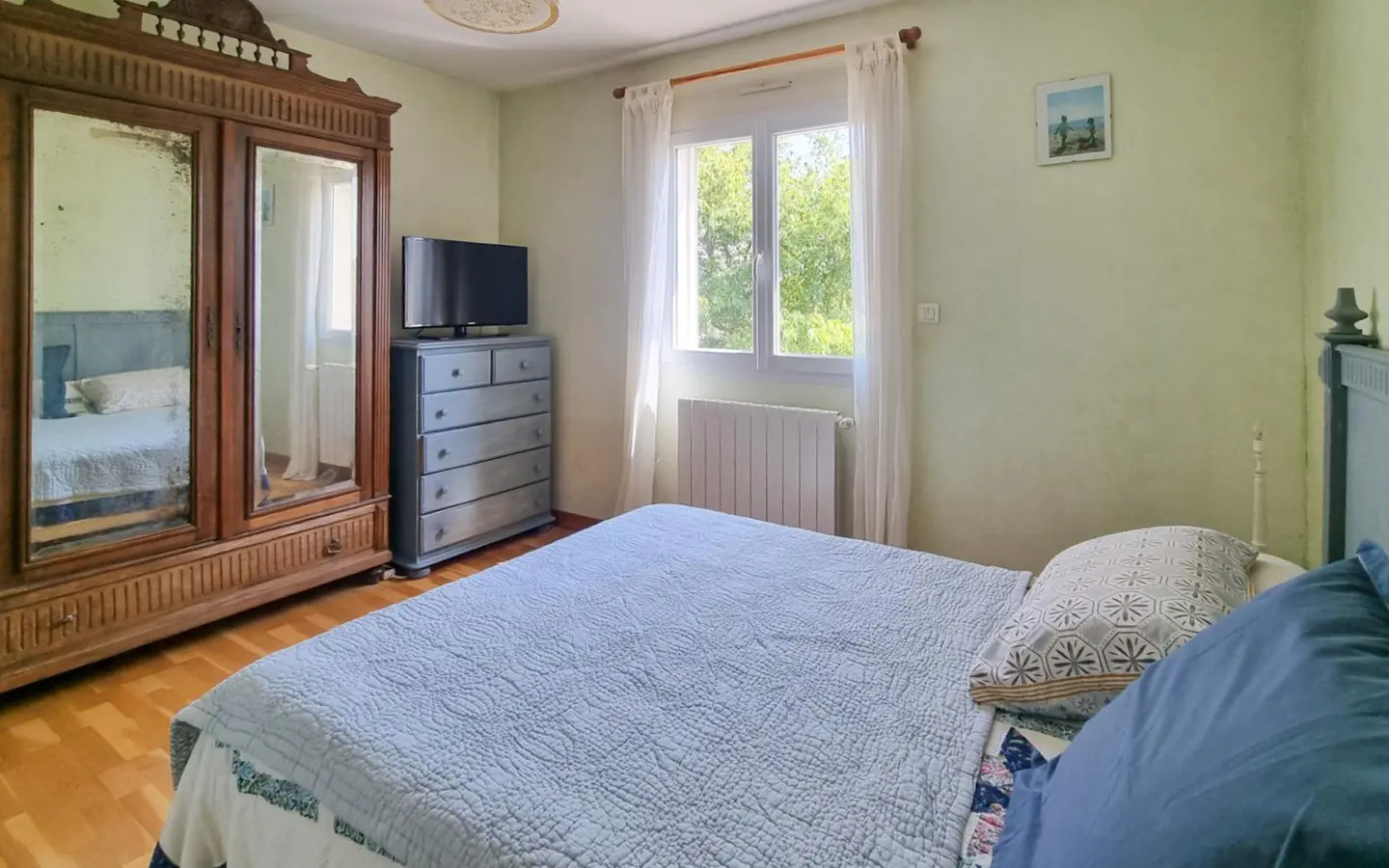 4 Bedroom Villa In Montlegun, Carcassonne With Garden Views