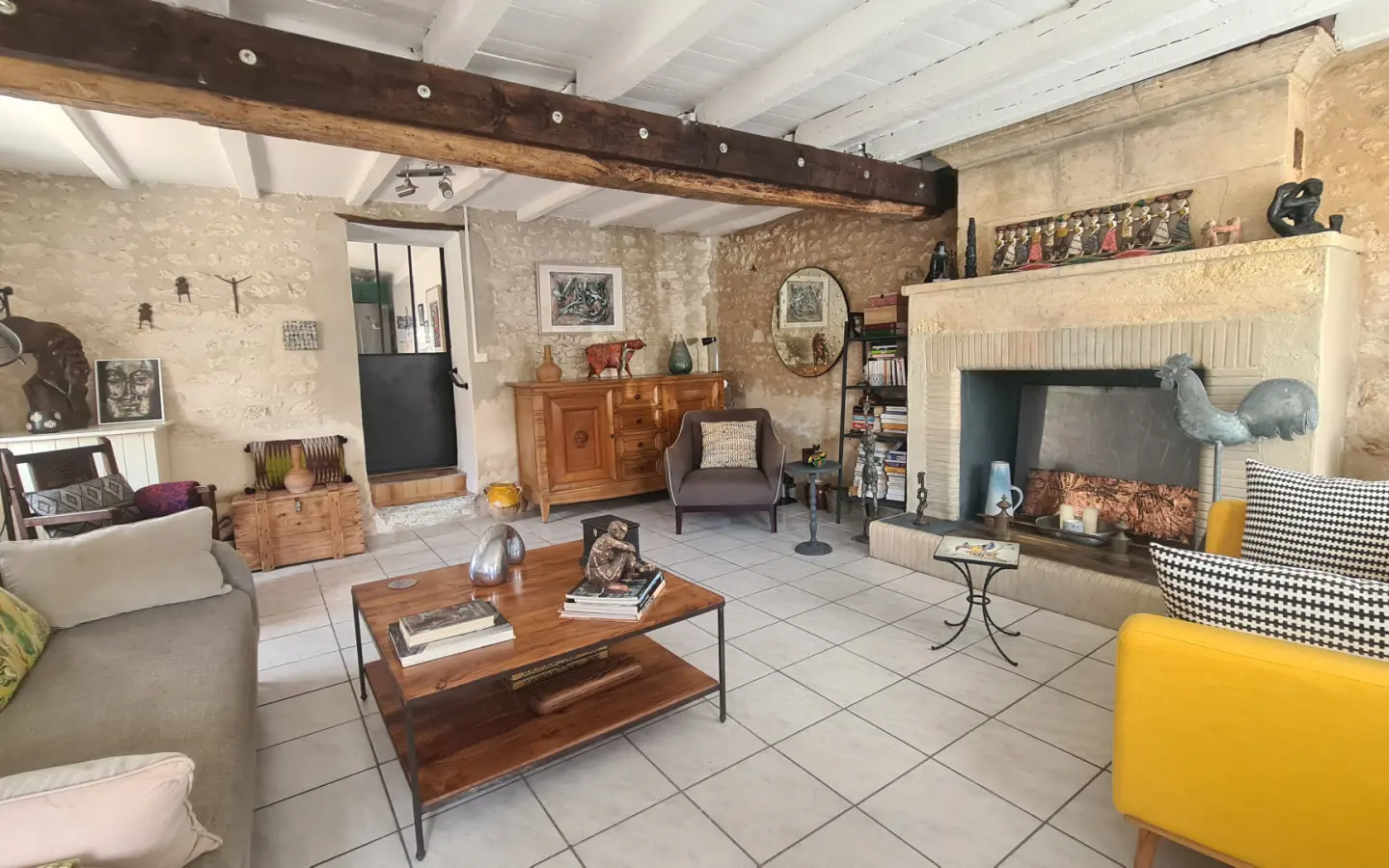 2-bedroom House In Rioux-martin, France (86 M²)