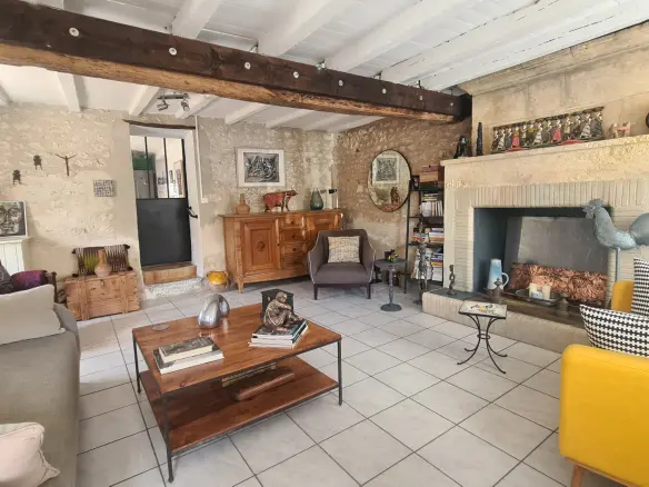 2-bedroom House In Rioux-martin, France (86 M²)