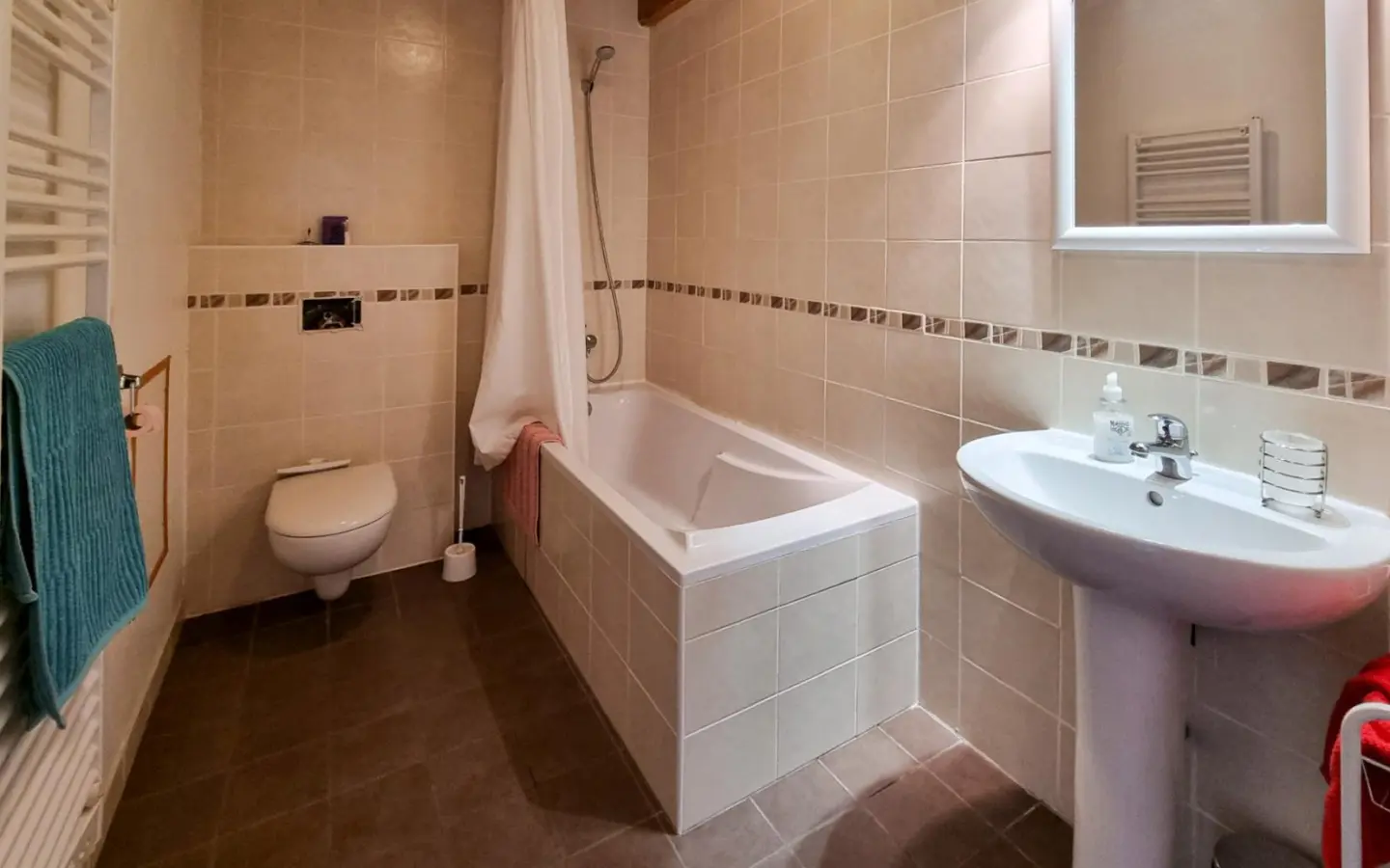 8-bedroom Country House In Labecede-lauragais, France (133 M²)