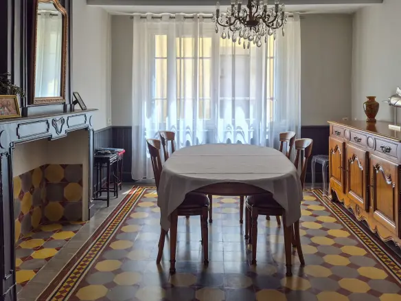 4-bedroom House In Mirepoix, France (237 M²)