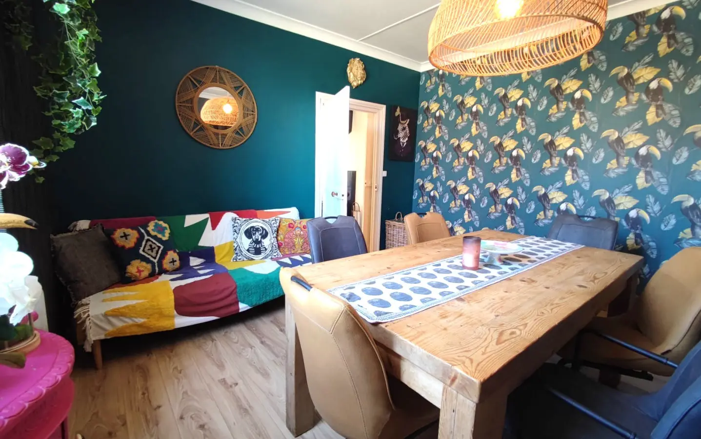 Apartment Of 100 M² With 4 Bedrooms, 2 Bathrooms, Garden, Close To Shops In Nieuil, Charente