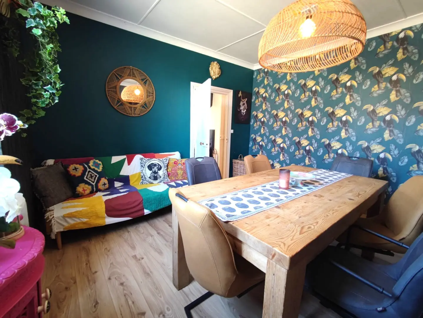 Apartment Of 100 M² With 4 Bedrooms, 2 Bathrooms, Garden, Close To Shops In Nieuil, Charente