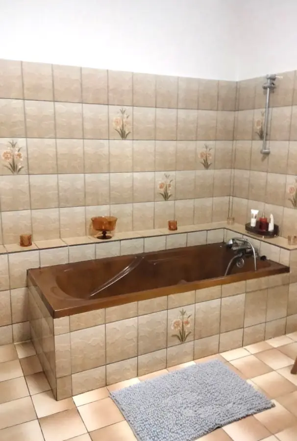 4-bedroom House In Alloue, France (143 M²)