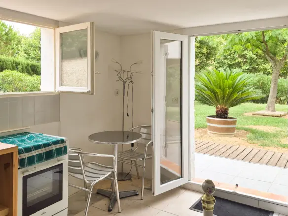 3-bedroom House In Alairac, France (107 M²)