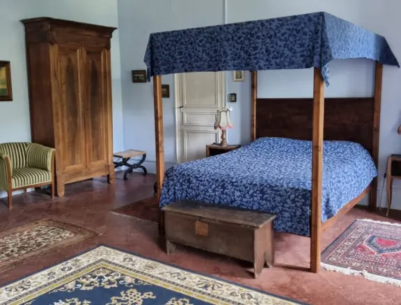 Aude. Authentic 16th Century Château, 3 Independent Cottages. 14 Acres.