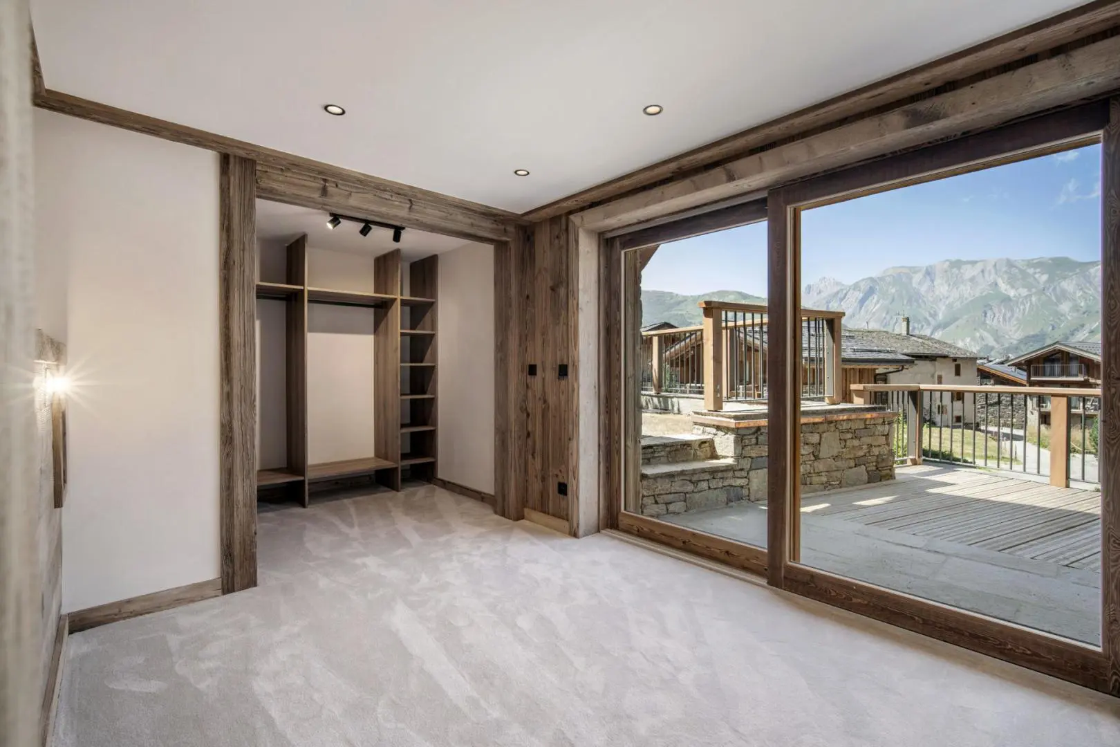 5-bedroom Ski Chalet In Saint-martin-de-belleville, France (234 M²)