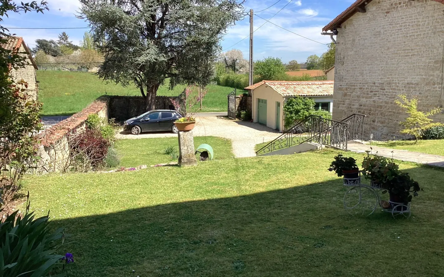 3-bedroom Village House In Lorigne, France (161 M²)