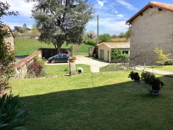 3-bedroom Village House In Lorigne, France (161 M²)