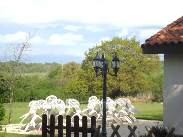 15-bedroom Country House In Pressignac, France (612 M²)