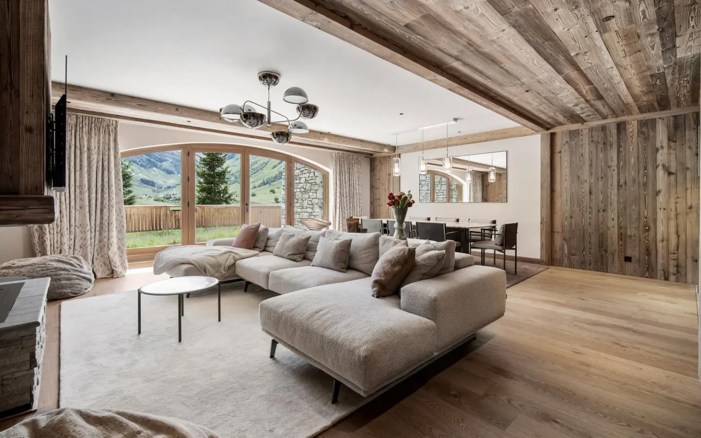 4-bedroom Apartment In Val-d’isere, France (266 M²)