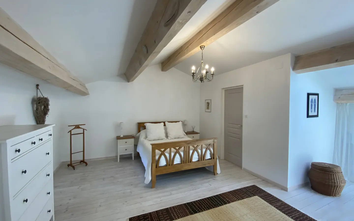 House Of 130 M² With Outbuildings And Land In Les Essards