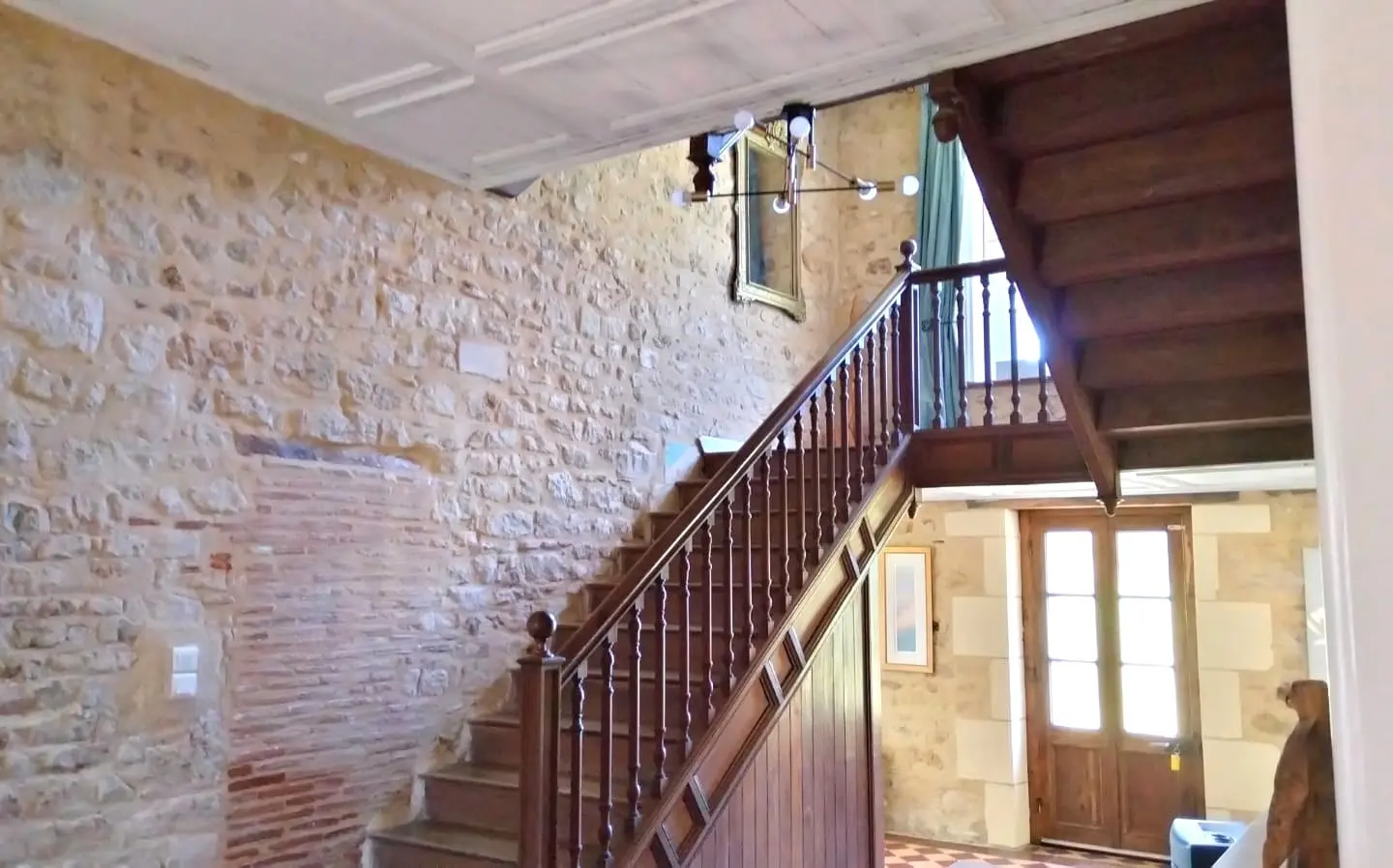 5-bedroom Manor House In Pressac, France (299 M²)