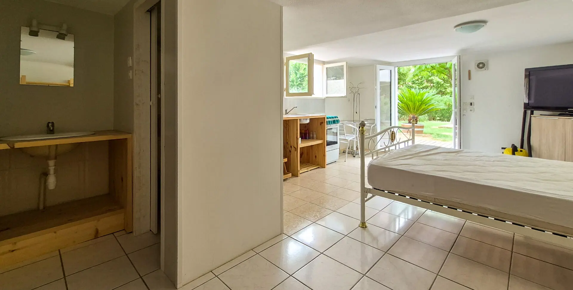 3-bedroom House In Alairac, France (107 M²)