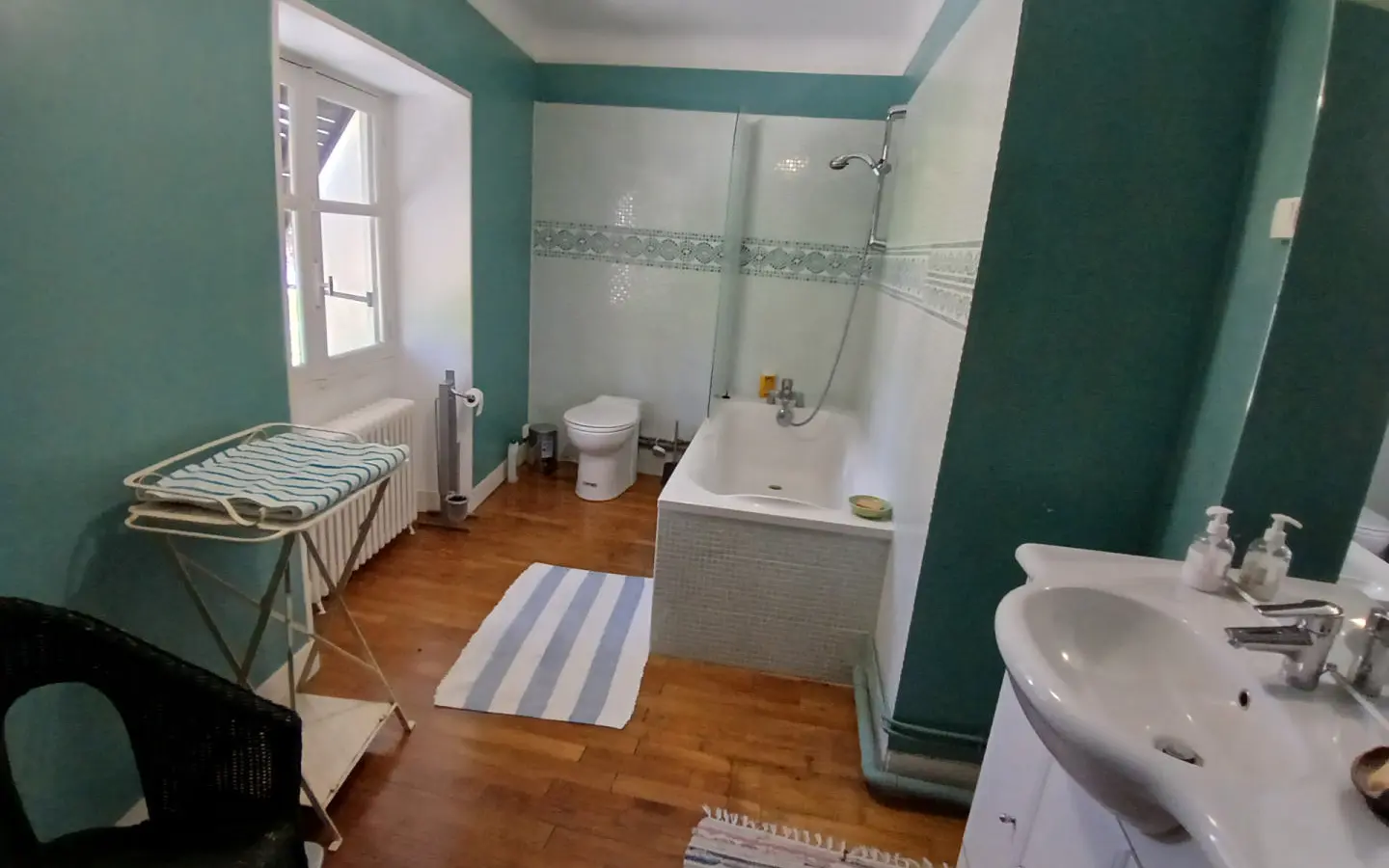 5-bedroom House In Saint-priest-les-fougeres, France (163 M²)