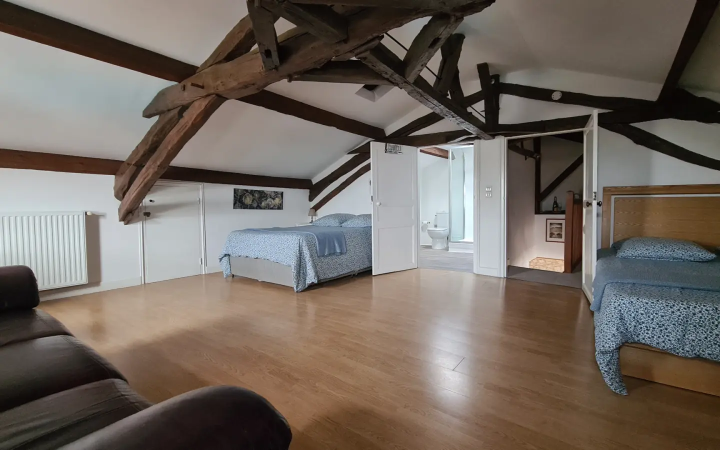 7-bedroom House In Saint-romain, France (198 M²)