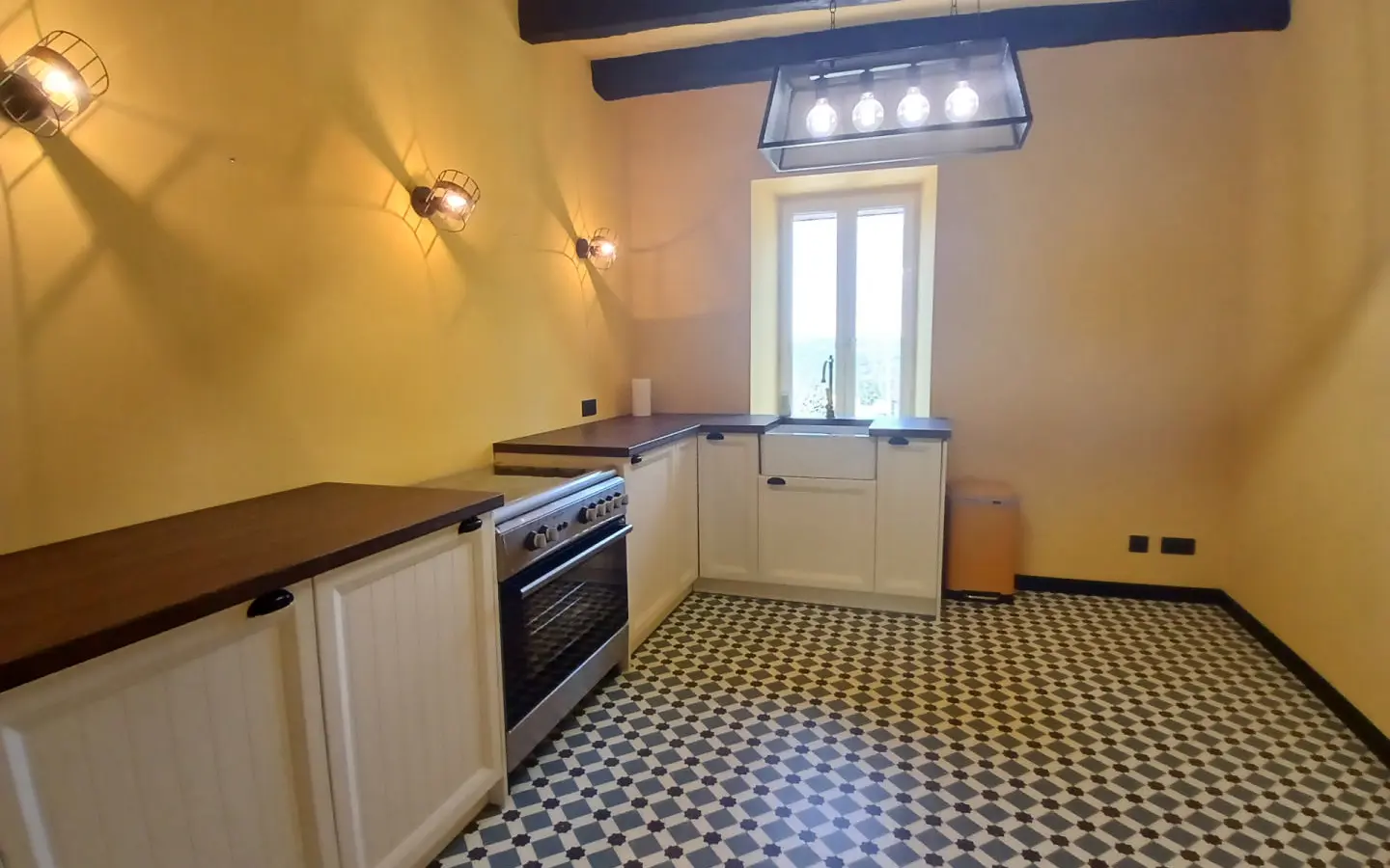 3-bedroom Country House In Jumilhac-le-grand, France (110 M²)