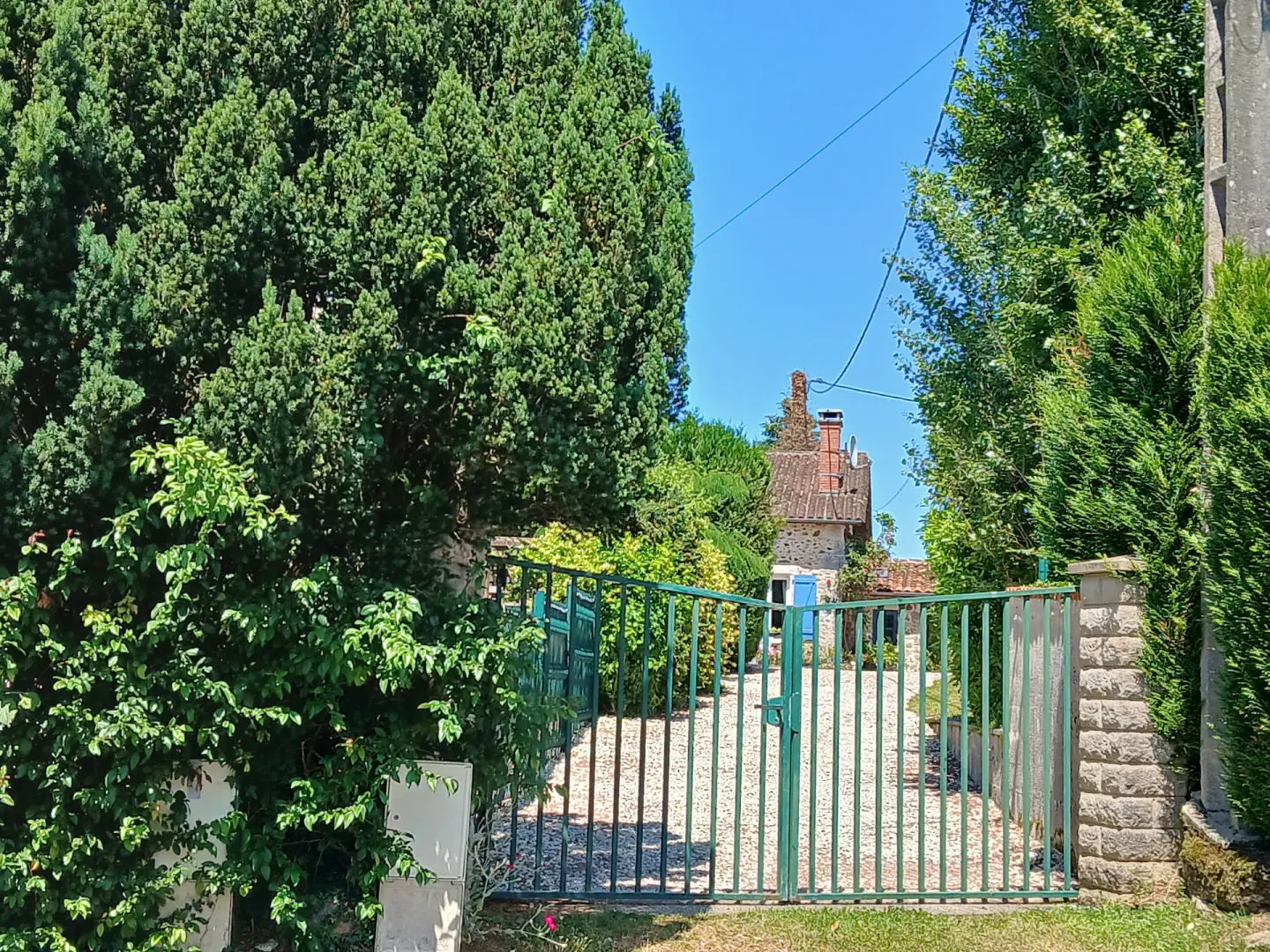 Character House Of 150 M² With Pool, Outbuildings And Garage In Dordogne Village