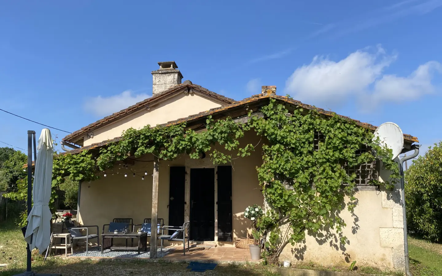2-bedroom Country House In Bors (canton De Tude-et-lavalette), France (65 M²)