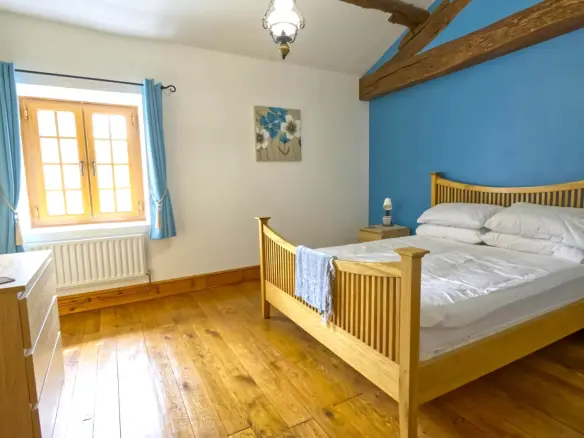5-bedroom Country House In Lorigne, France (287 M²)