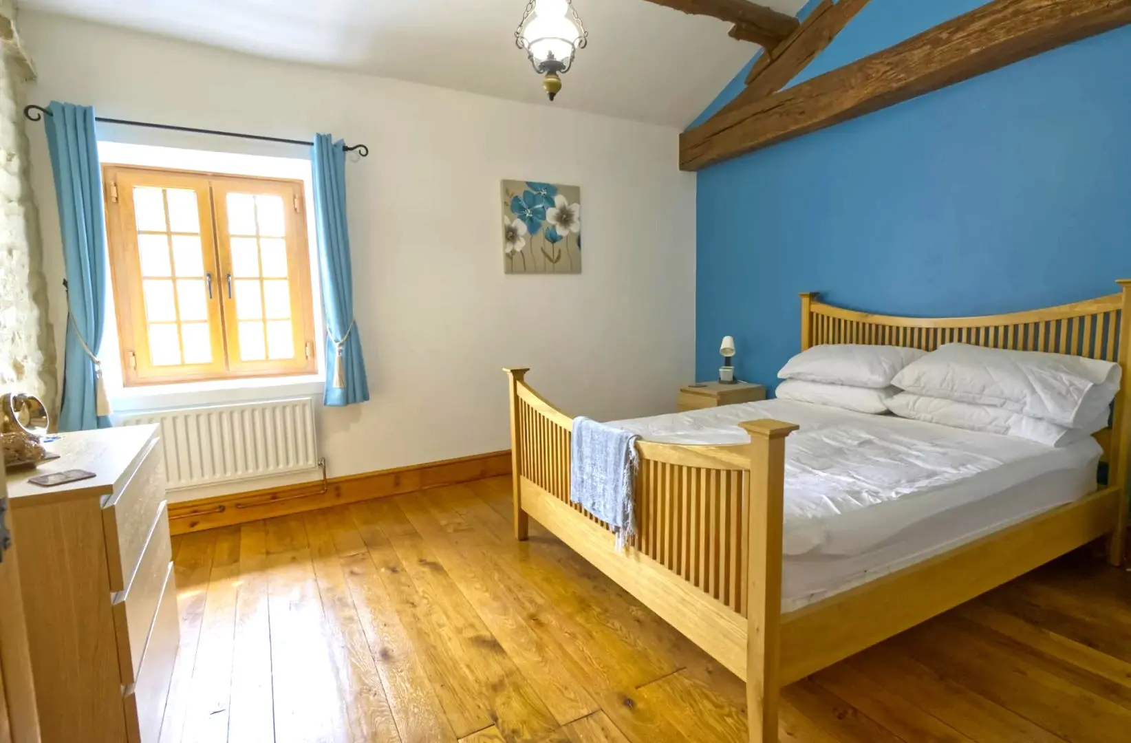 5-bedroom Country House In Lorigne, France (287 M²)