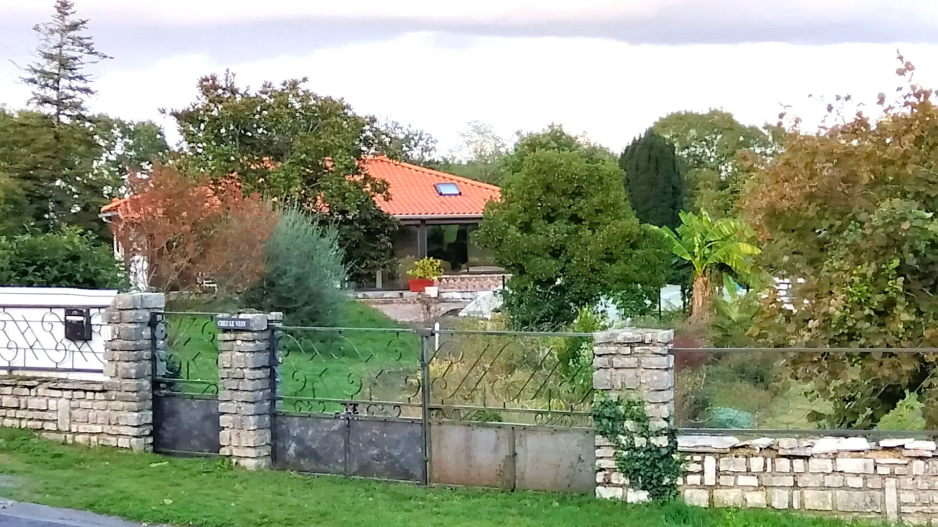4-bedroom House In Val-de-bonnieure, France (170 M²)