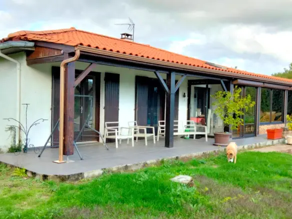 4-bedroom House In Val-de-bonnieure, France (170 M²)