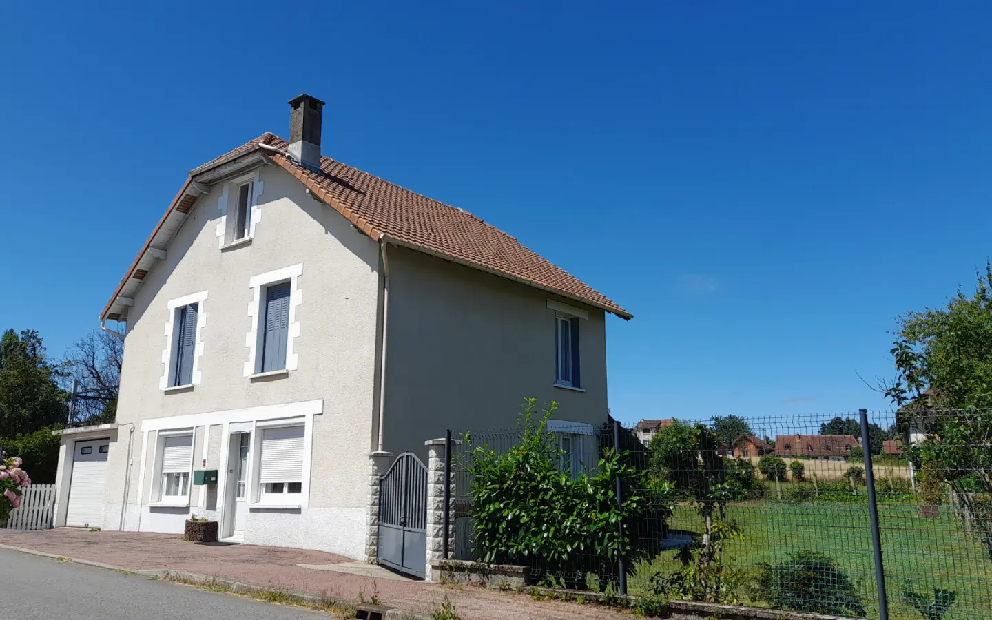 3-bedroom Village House In Saint-priest-les-fougeres, France (114 M²)